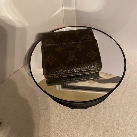 Louis Vuitton Monogram Short Wallet - Picture 12 of 16